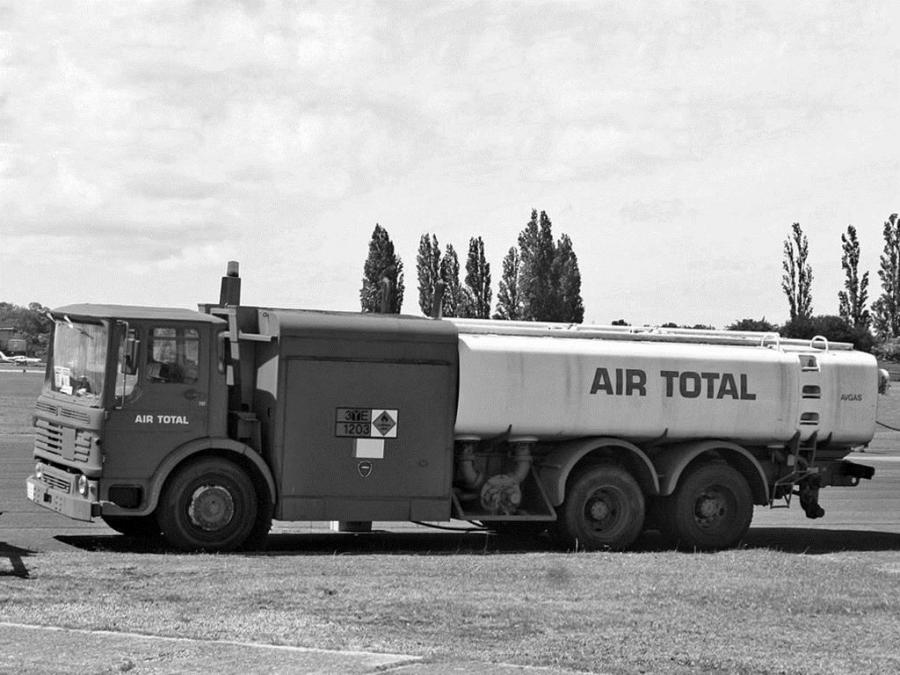 AEC Mammoth Major Air Tanker (TG6R) 1965 года  (фото 2 из 3)